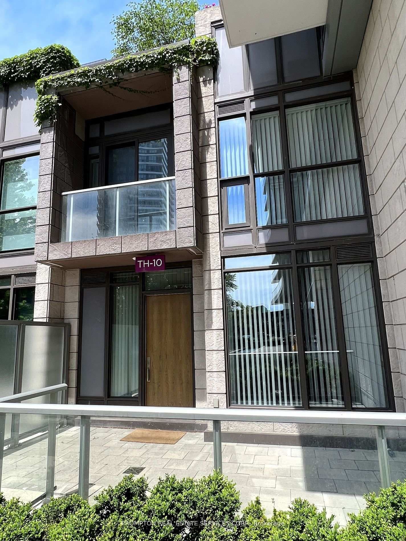 121 Mcmahon Drive, Unit TH10 thumbnail 9