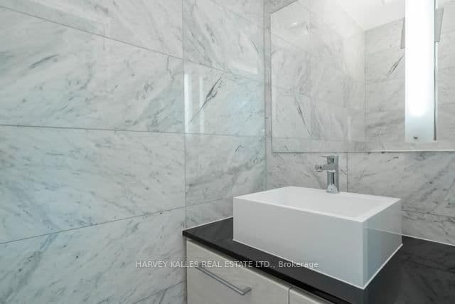 121 McMahon Drive, Unit TH12 thumbnail 18