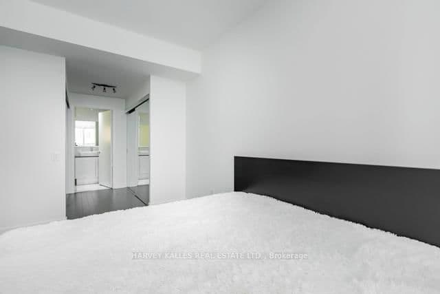 121 McMahon Drive, Unit TH12 thumbnail 20