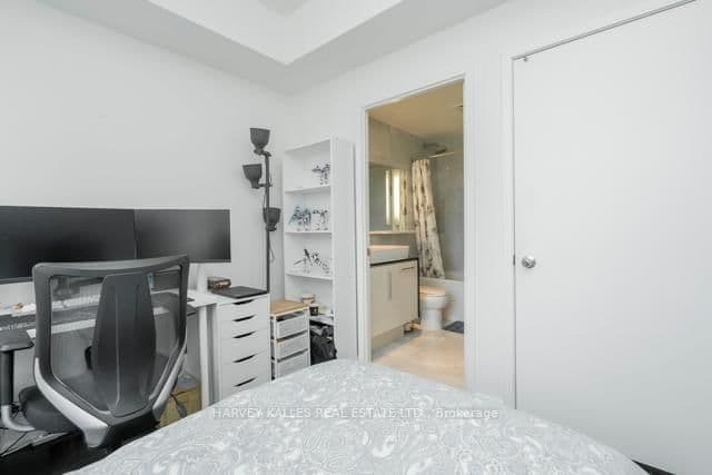 121 McMahon Drive, Unit TH12 thumbnail 23