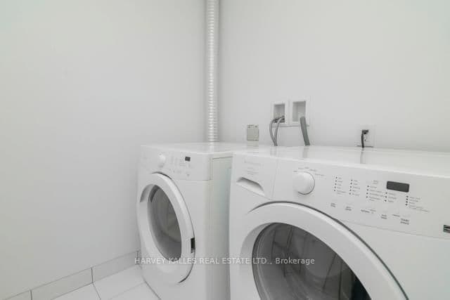121 McMahon Drive, Unit TH12 thumbnail 25