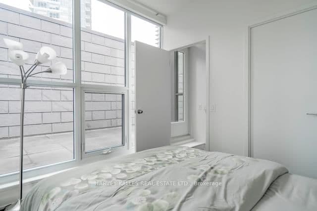 121 McMahon Drive, Unit TH12 thumbnail 29