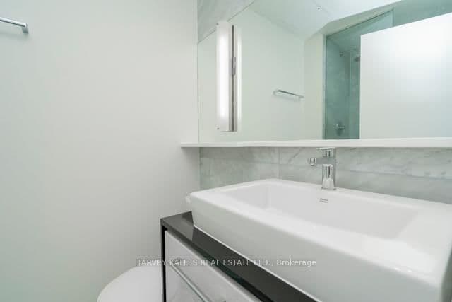 121 McMahon Drive, Unit TH12 thumbnail 30