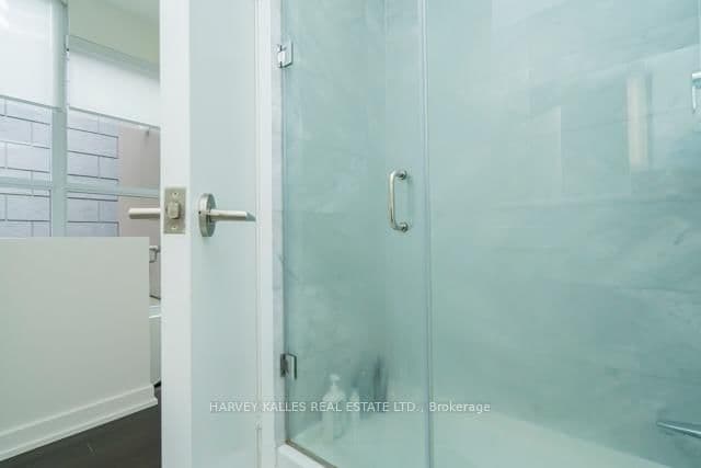121 McMahon Drive, Unit TH12 thumbnail 31