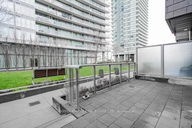 121 McMahon Drive, Unit TH12 thumbnail 35