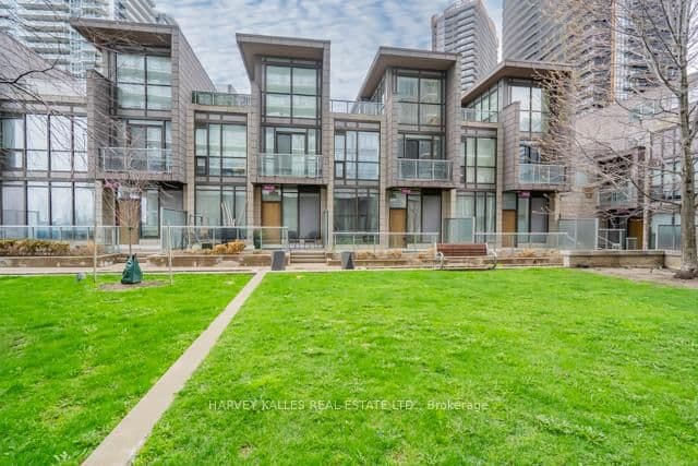 121 McMahon Drive, Unit TH12 thumbnail 37