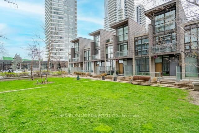 121 McMahon Drive, Unit TH12 thumbnail 38