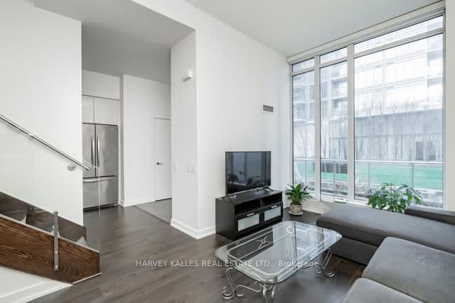121 McMahon Drive, Unit TH12 thumbnail 4