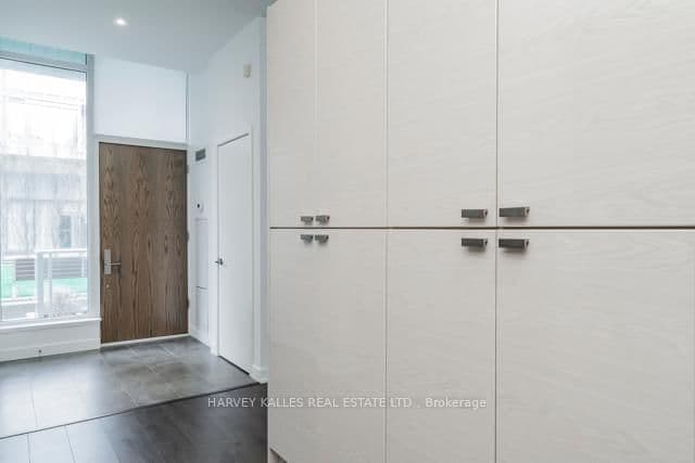 121 McMahon Drive, Unit TH12 thumbnail 8