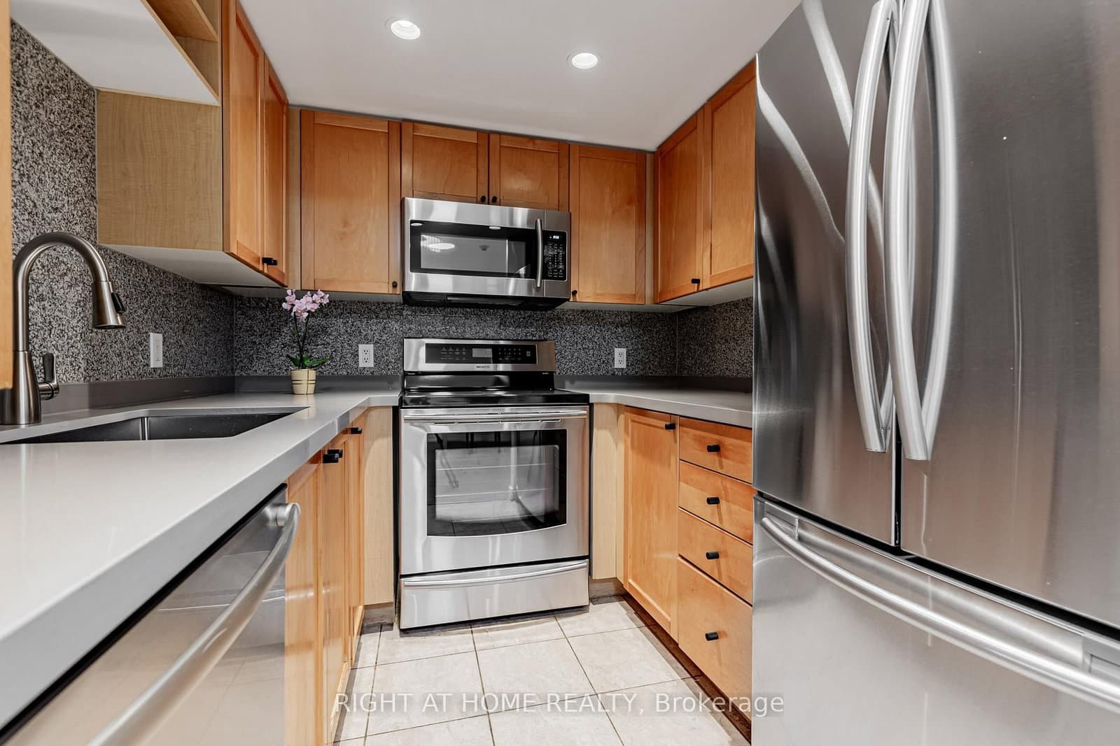 8 Park Road, Unit 3116 thumbnail 11
