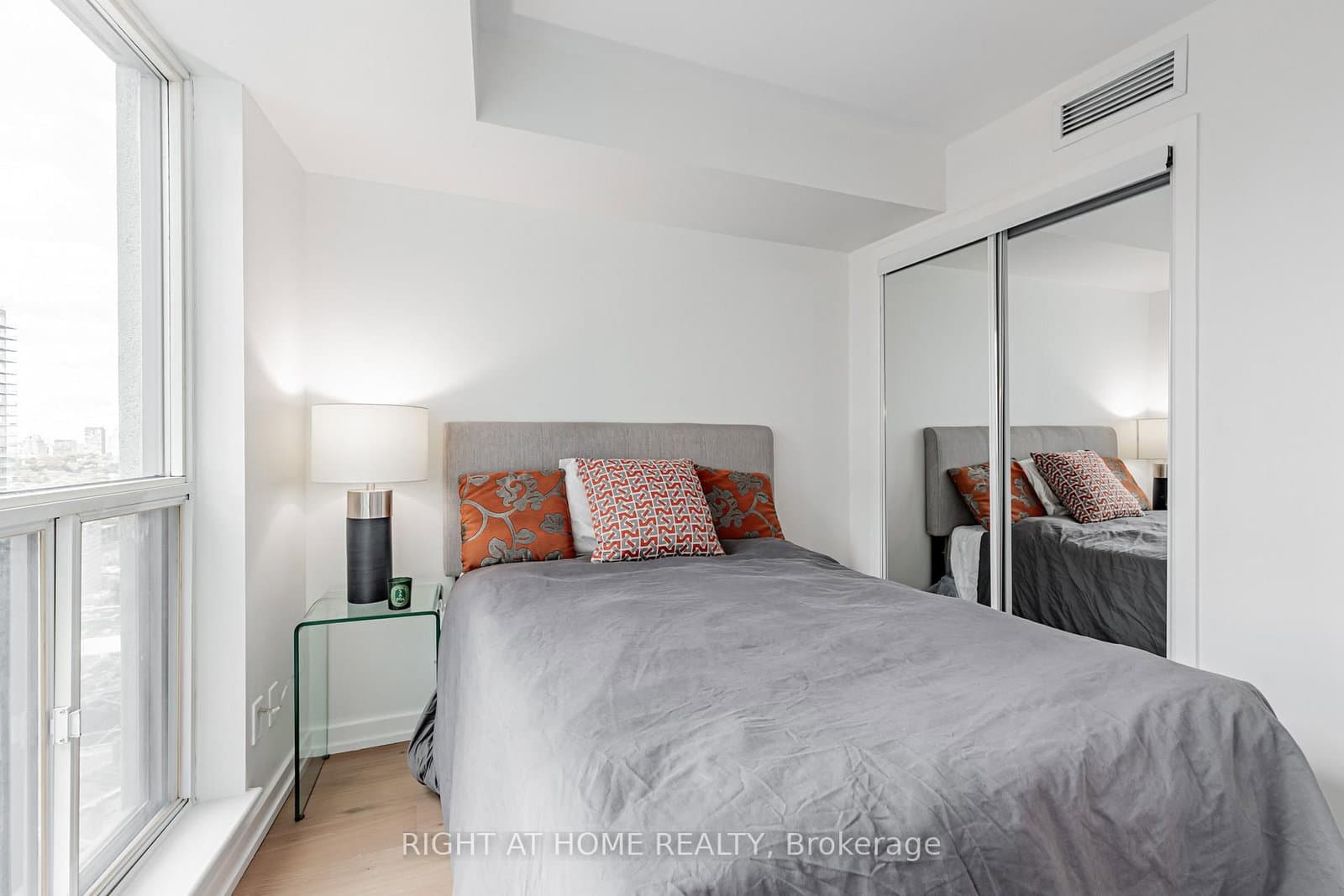 8 Park Road, Unit 3116 thumbnail 16