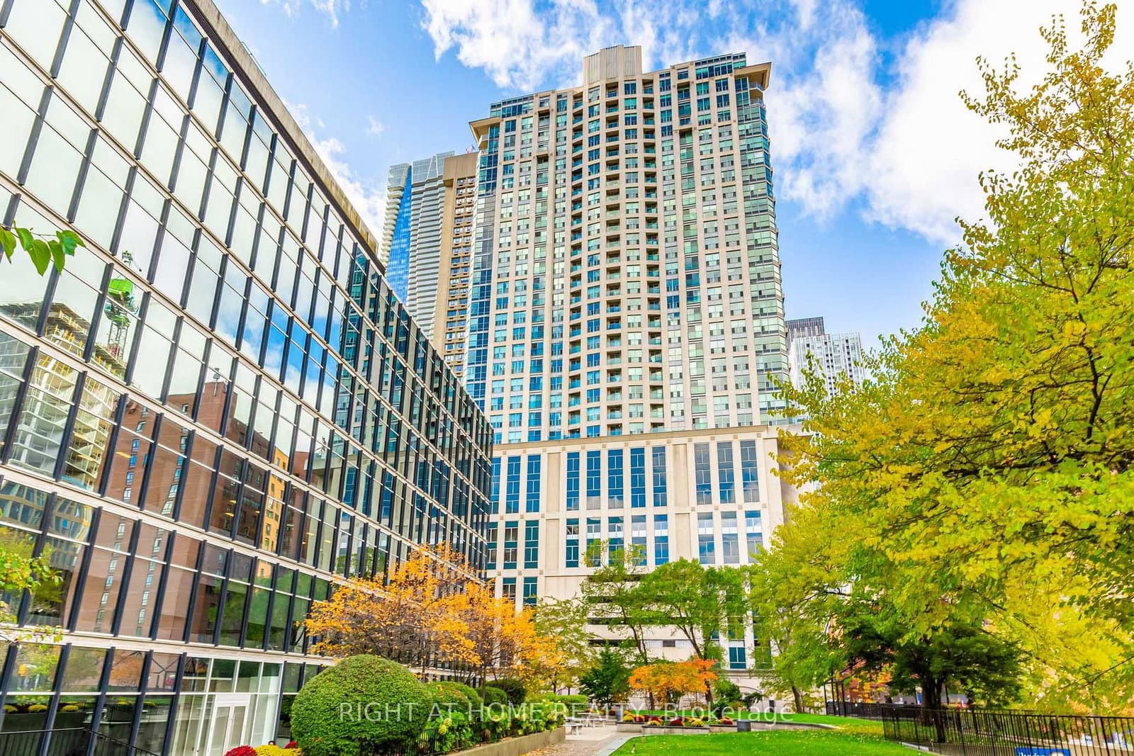 8 Park Road, Unit 3116 thumbnail 21
