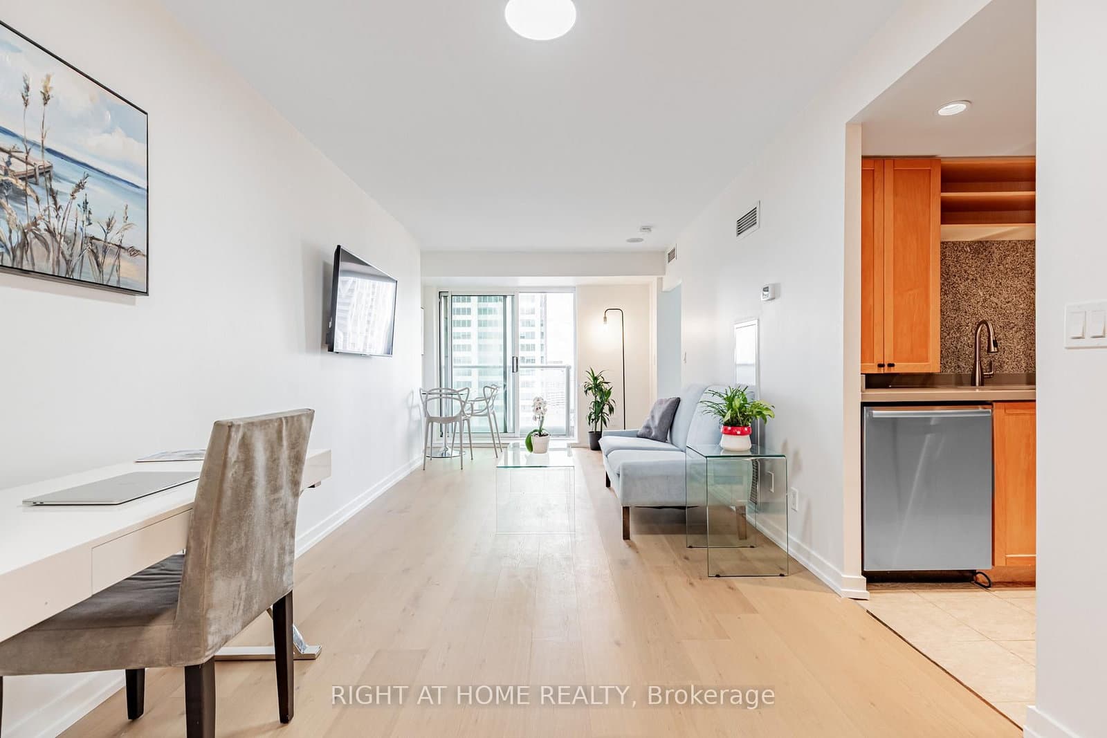 8 Park Road, Unit 3116 thumbnail 3