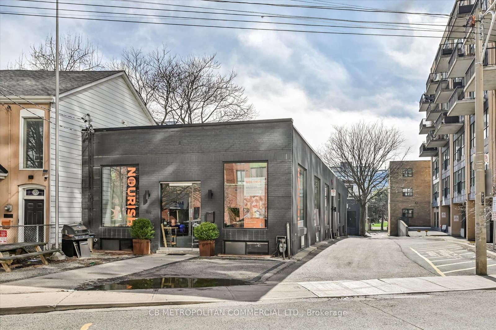 201 Niagara Street thumbnail 2