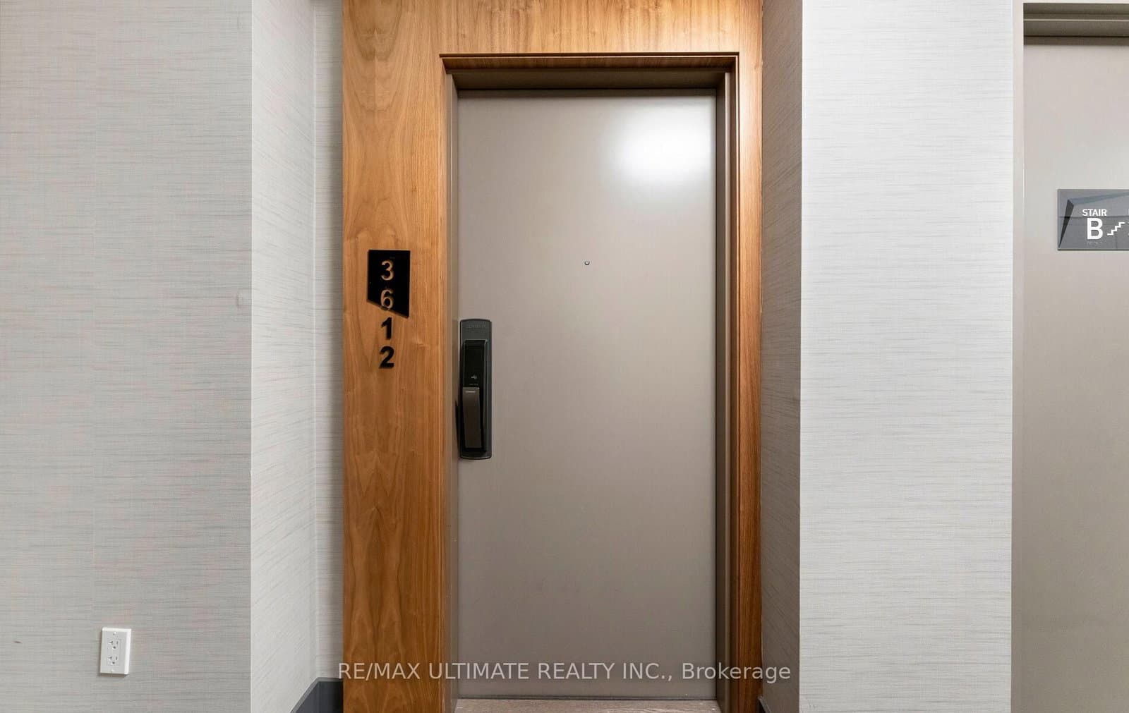 10 York Street, Unit 3612 thumbnail 6
