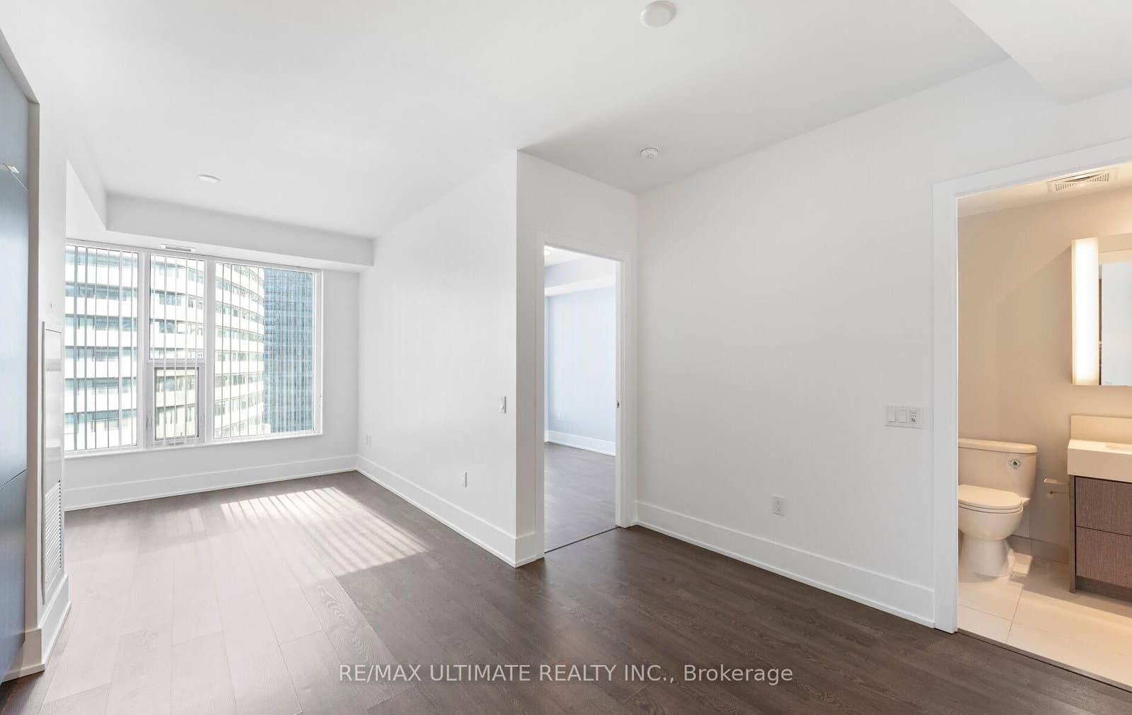 10 York Street, Unit 3612 thumbnail 9