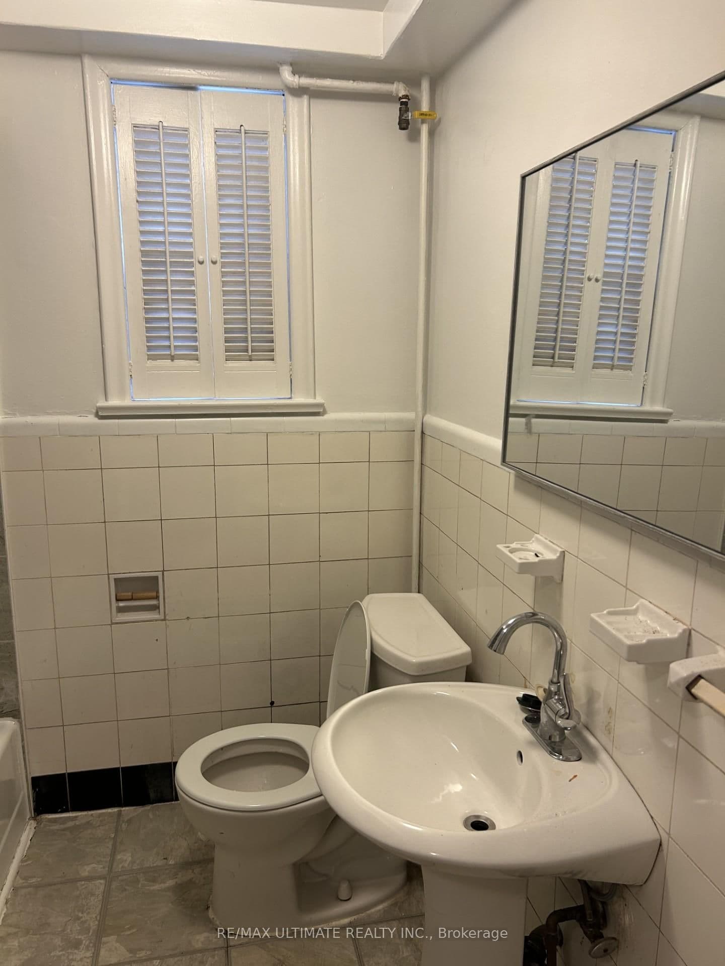 19 Castlefield Avenue, Unit 1 thumbnail 2