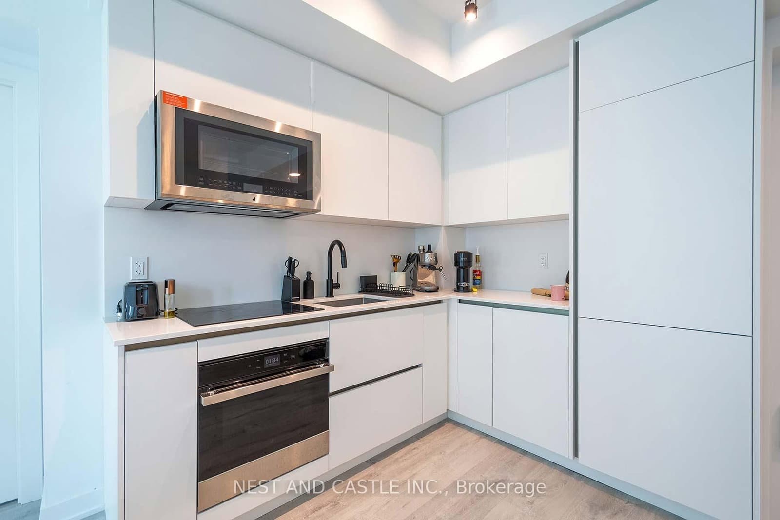 327 King Street W, Unit 4104 thumbnail 13