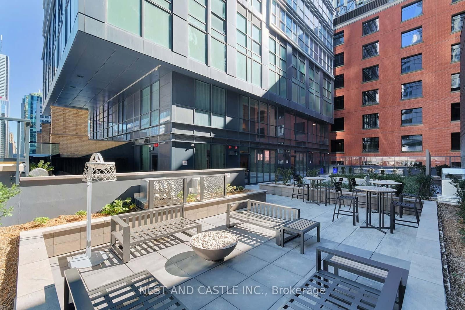 327 King Street W, Unit 4104 thumbnail 22