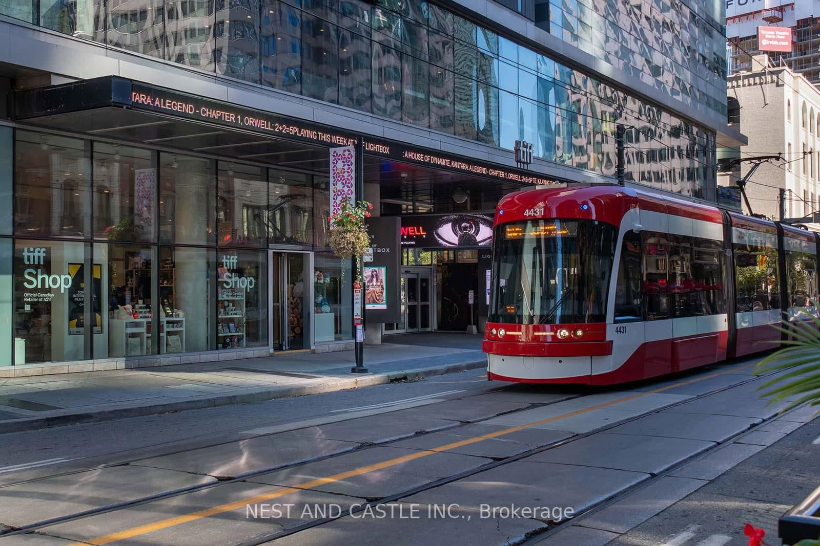 327 King Street W, Unit 4104 thumbnail 27