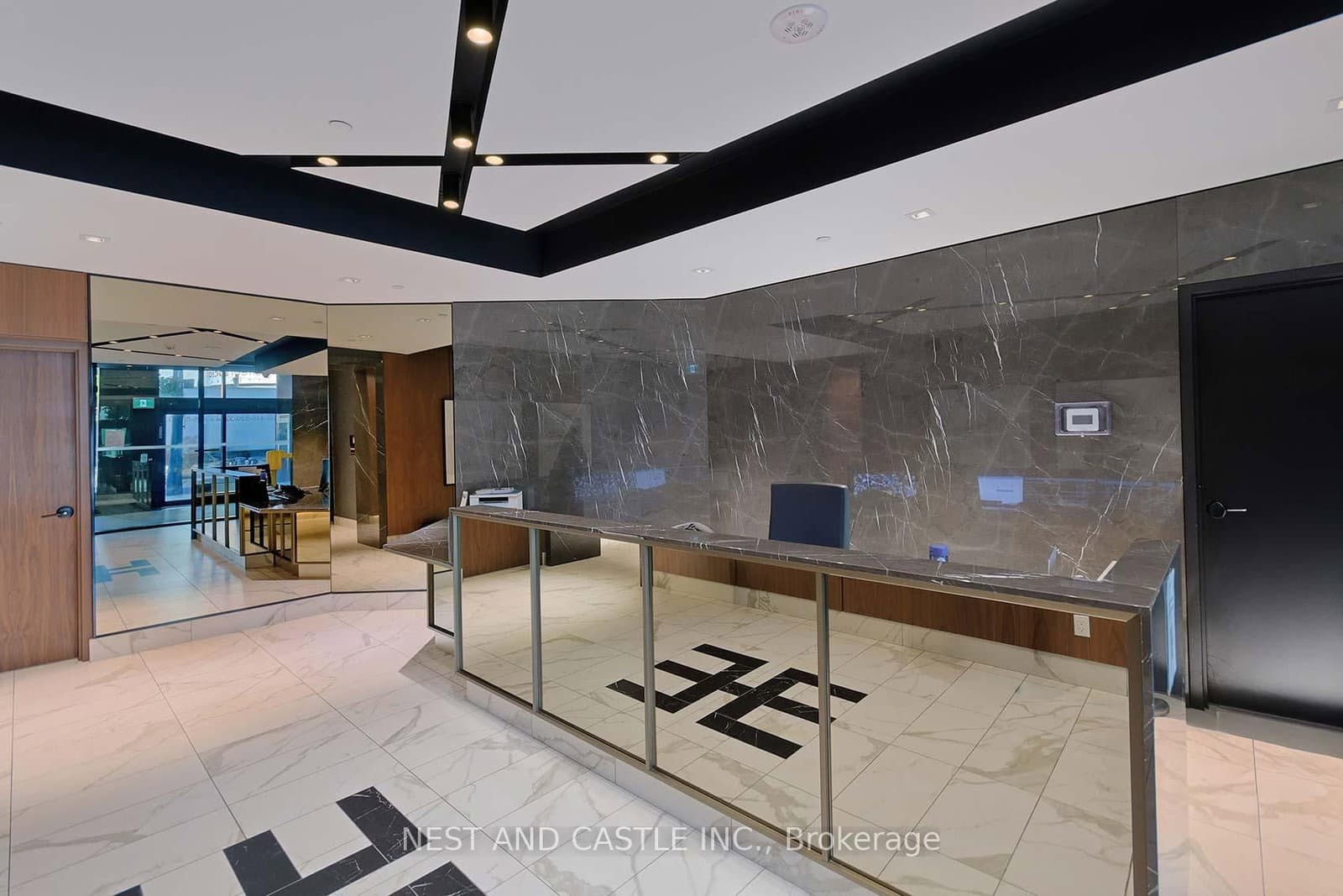 327 King Street W, Unit 4104 thumbnail 4