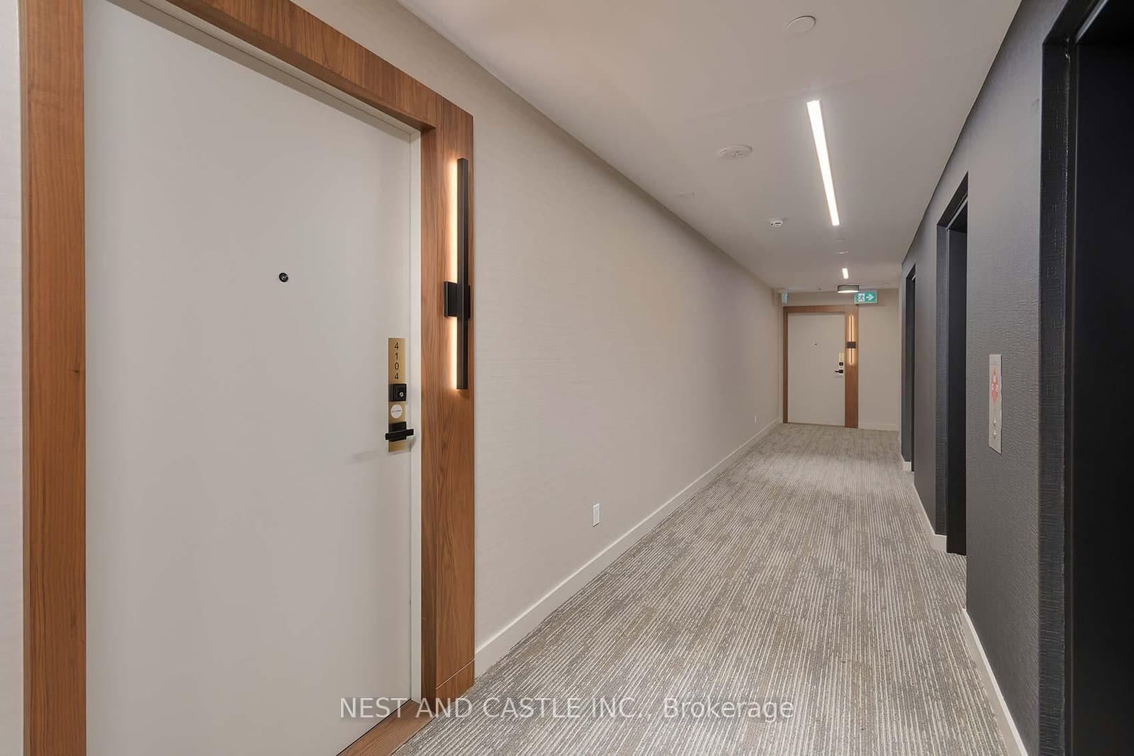 327 King Street W, Unit 4104 thumbnail 6