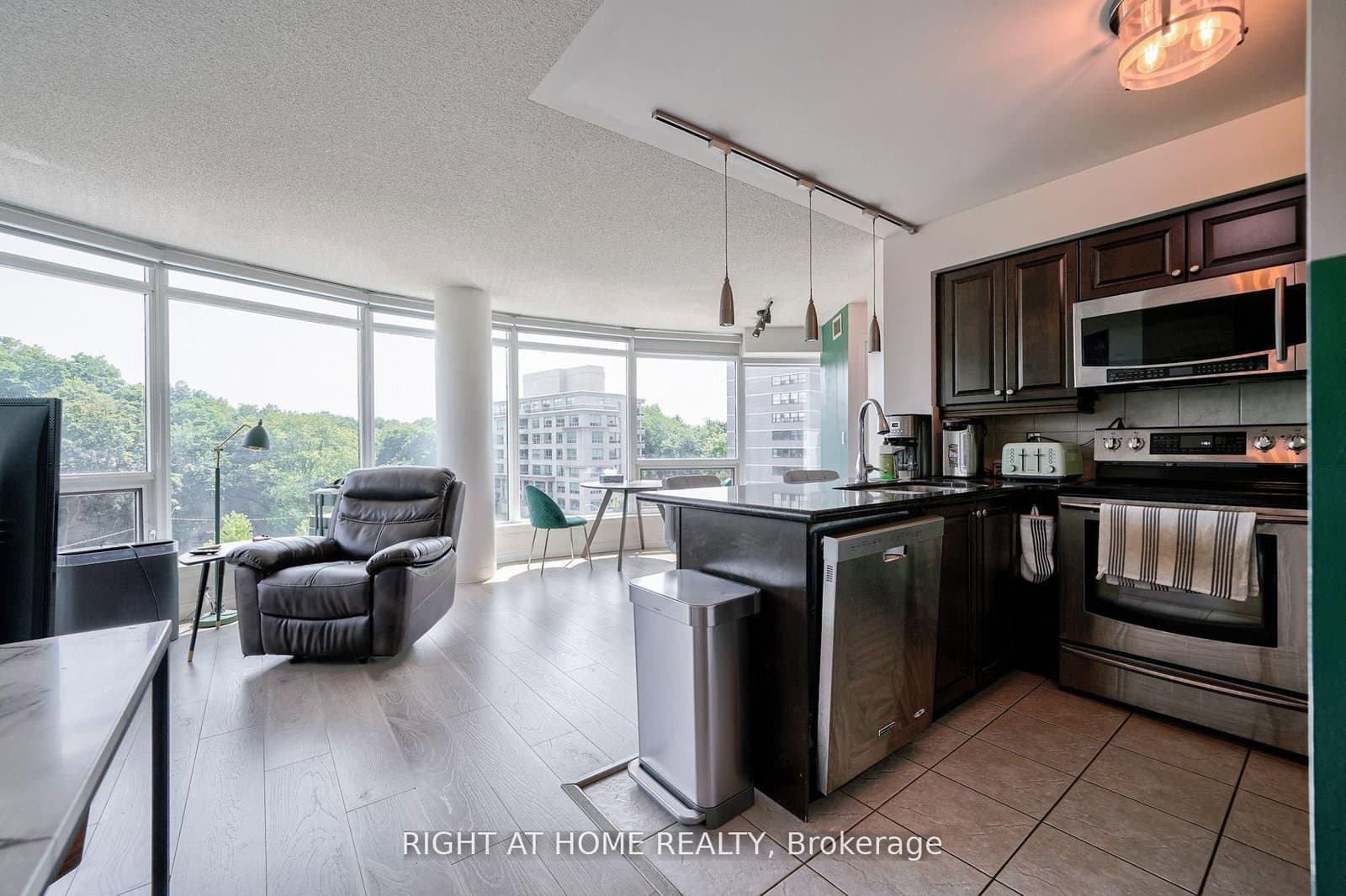 18 Valley woods Road, Unit 813 - Image 1