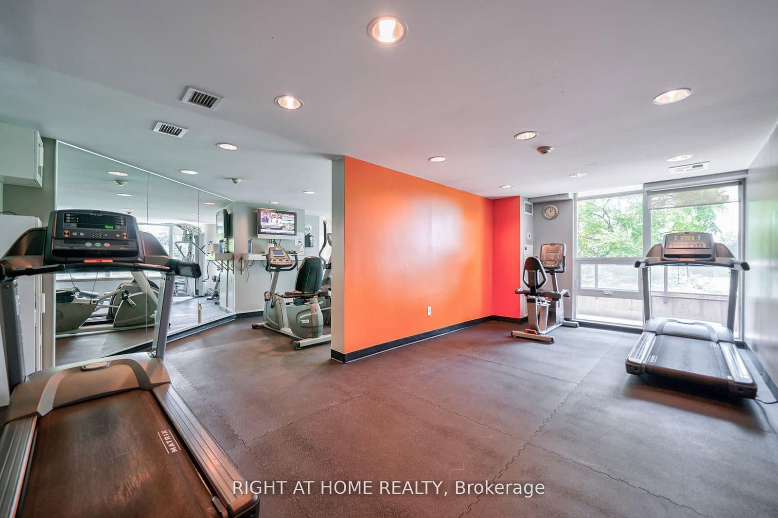 18 Valley woods Road, Unit 813 thumbnail 14