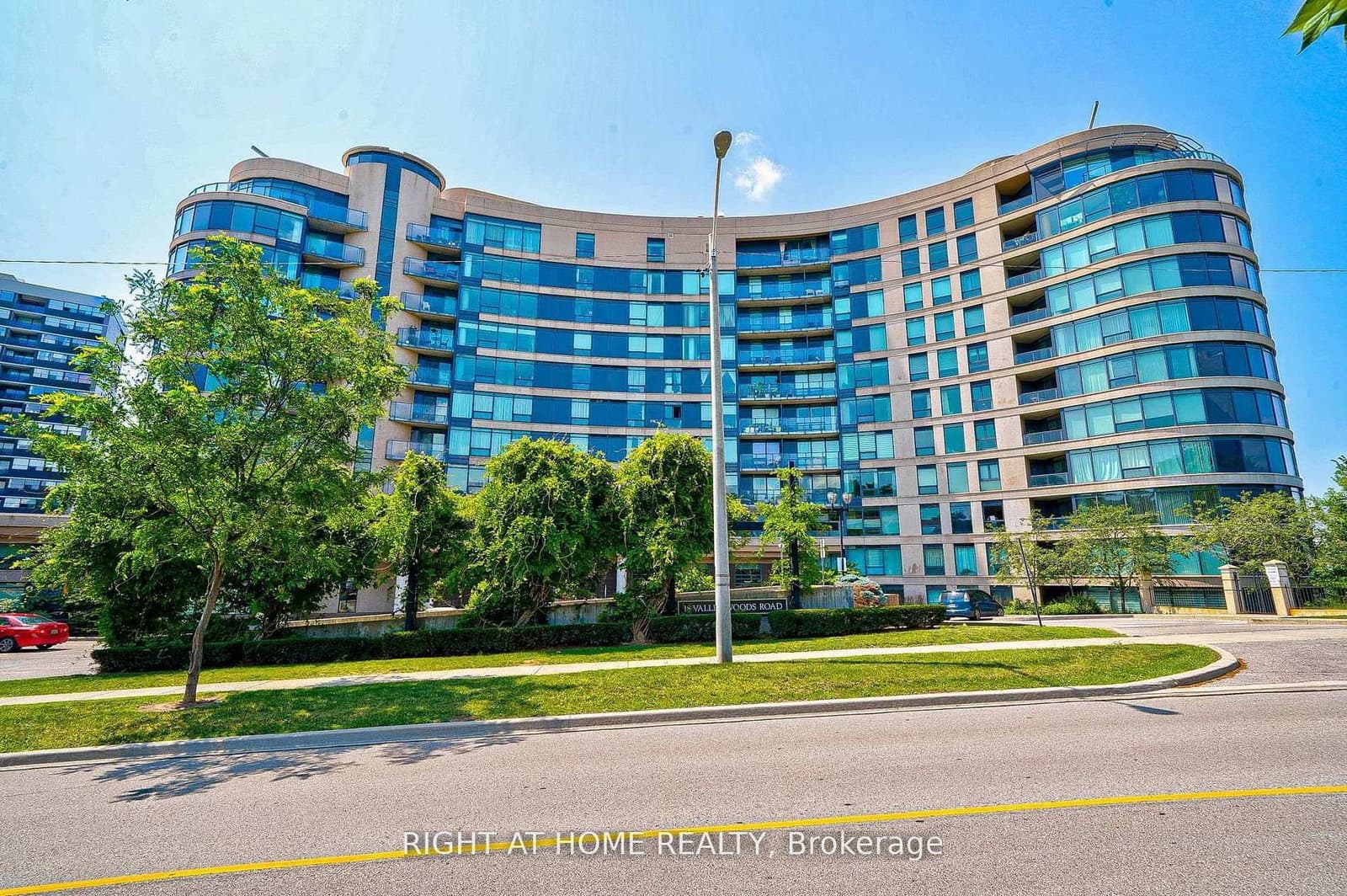 18 Valley woods Road, Unit 813 thumbnail 2