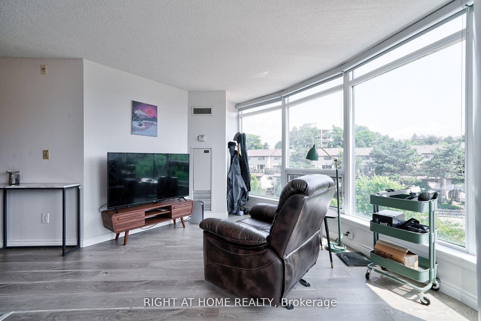 18 Valley woods Road, Unit 813 thumbnail 8
