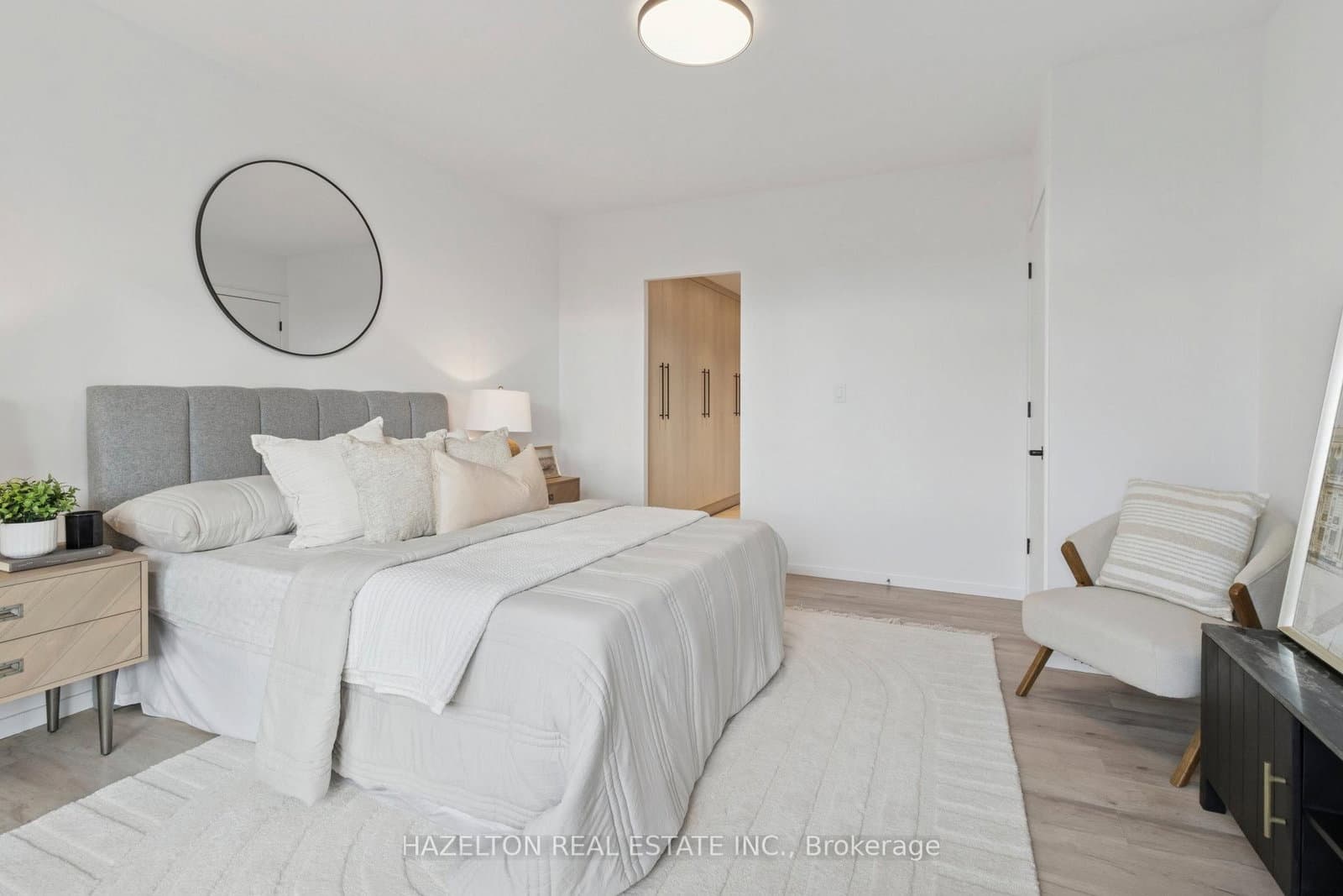 55A Avenue Road, Unit 405 thumbnail 18