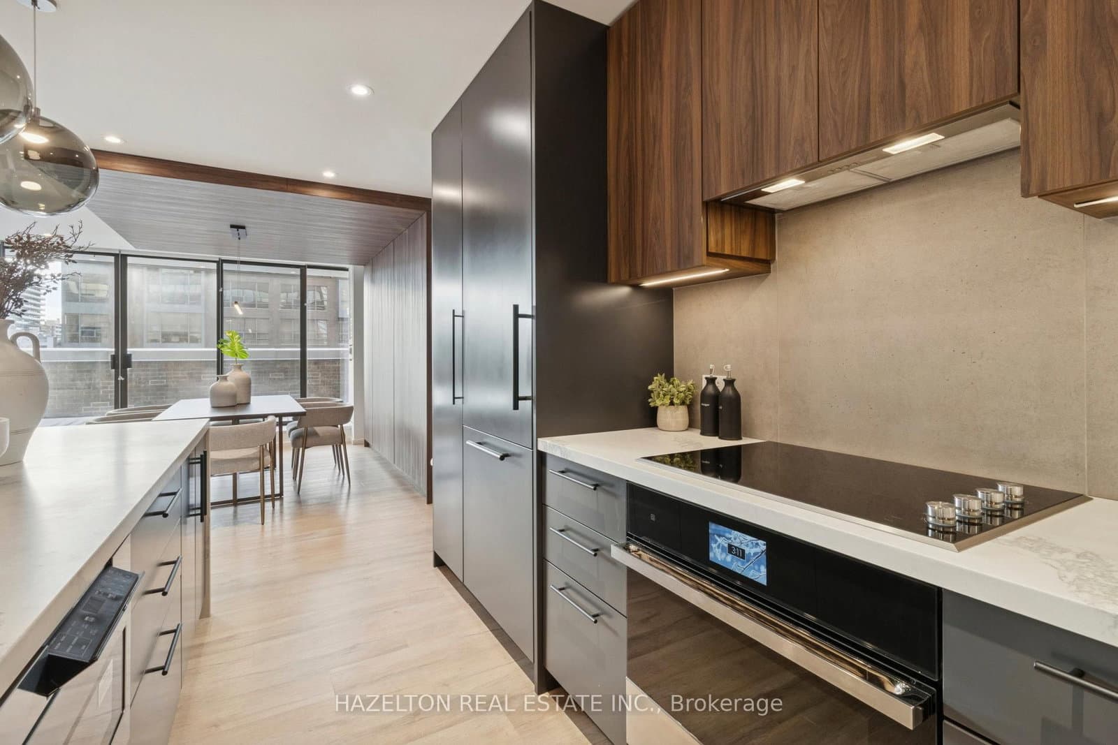 55A Avenue Road, Unit 405 thumbnail 7