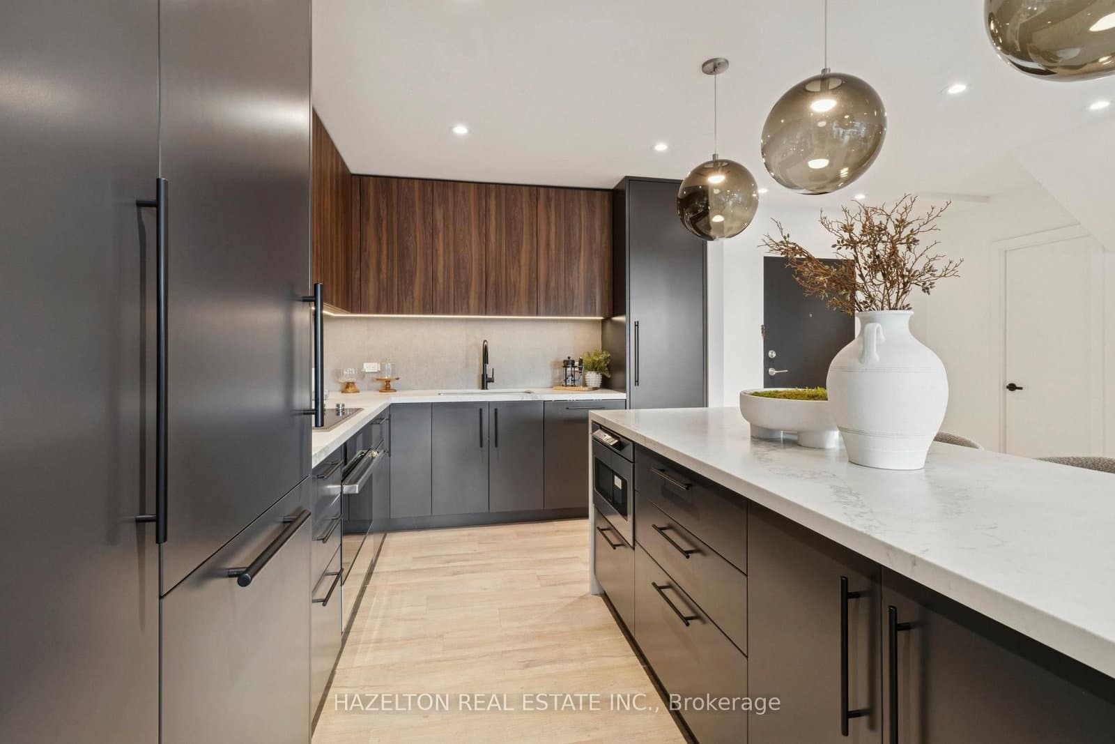 55A Avenue Road, Unit 405 thumbnail 8