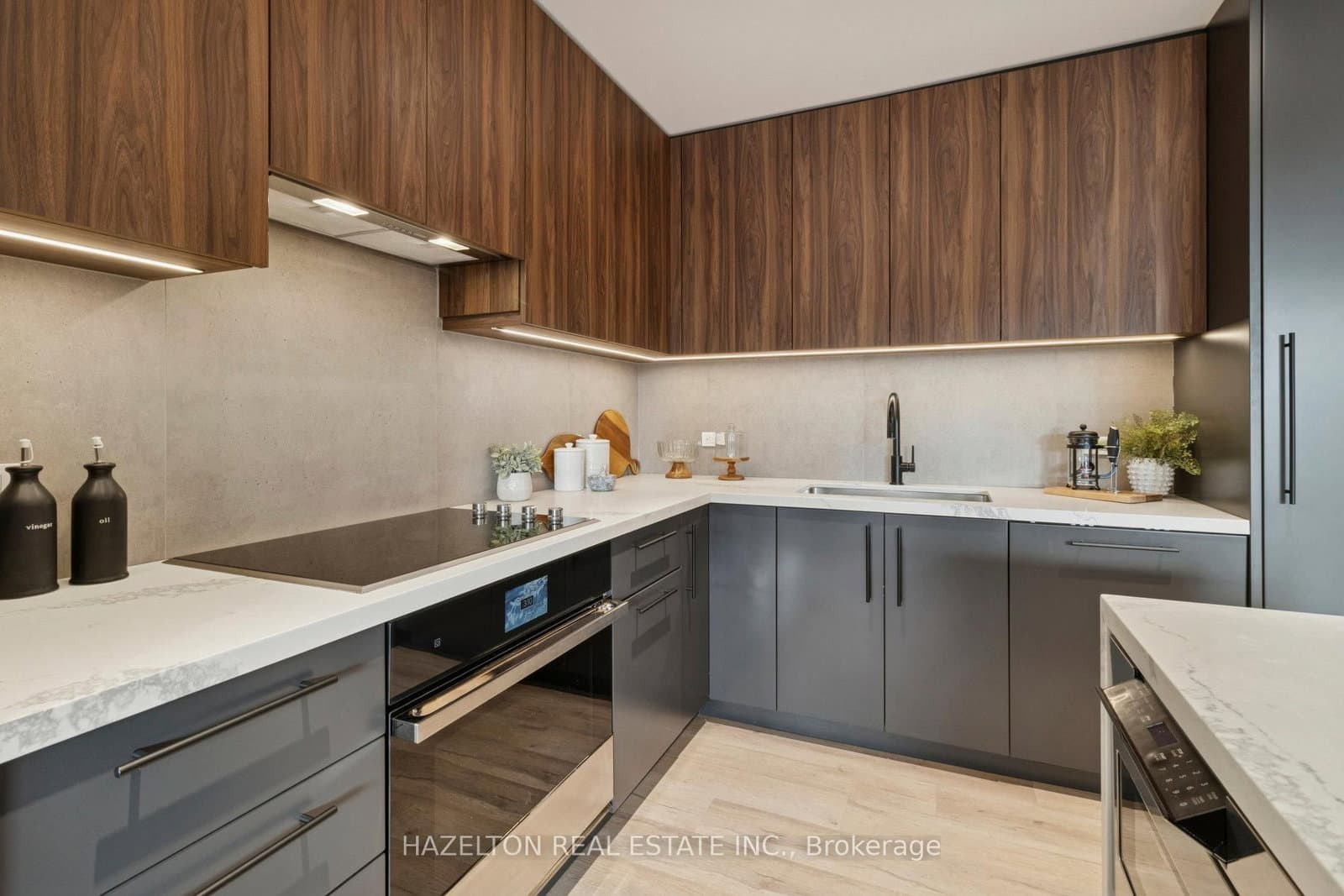 55A Avenue Road, Unit 405 thumbnail 9
