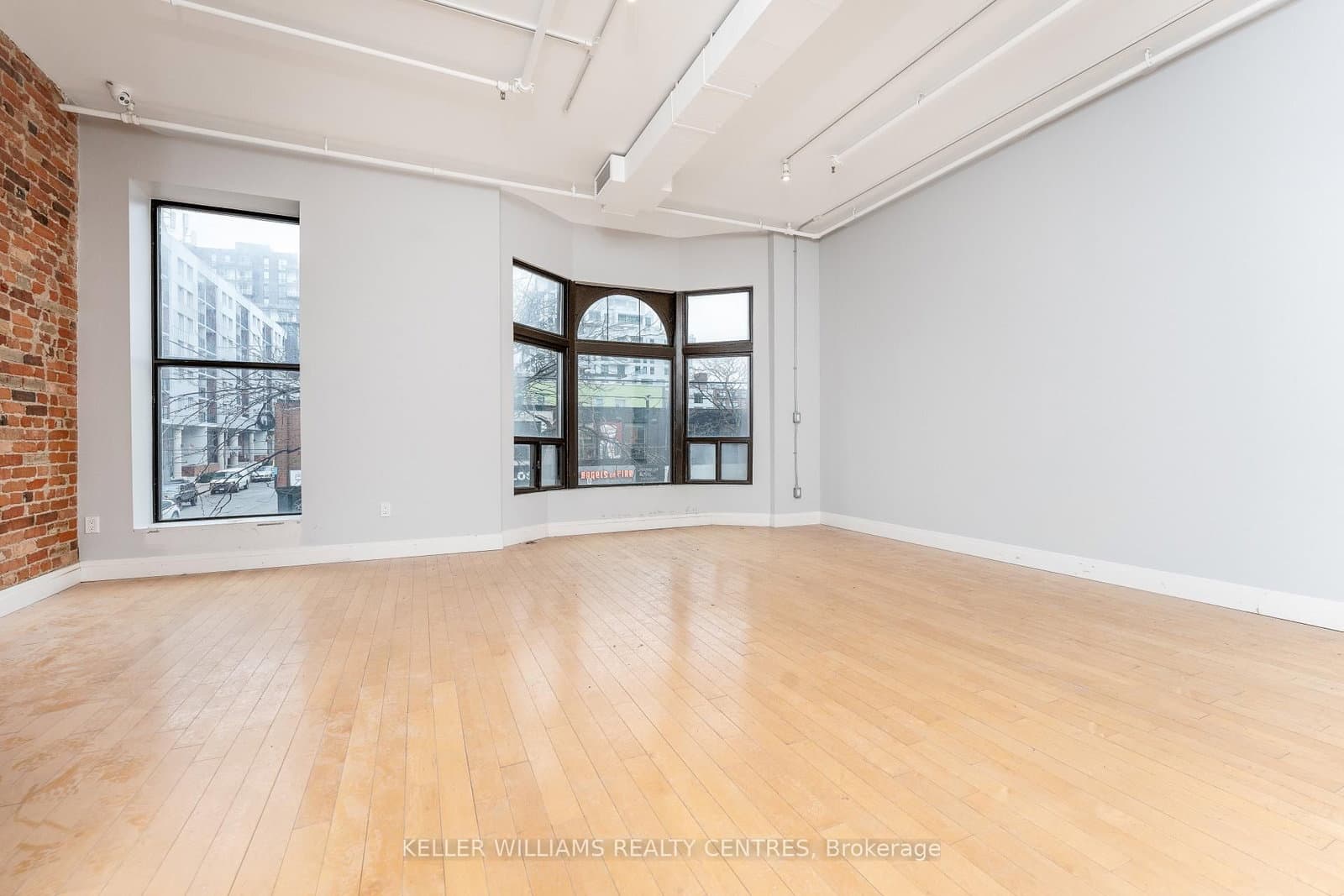 489 Queen Street W, Unit 201 thumbnail 2