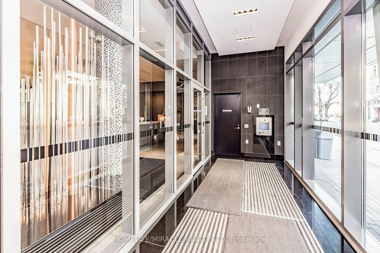 525 Adelaide Street W, Unit 501 thumbnail 3