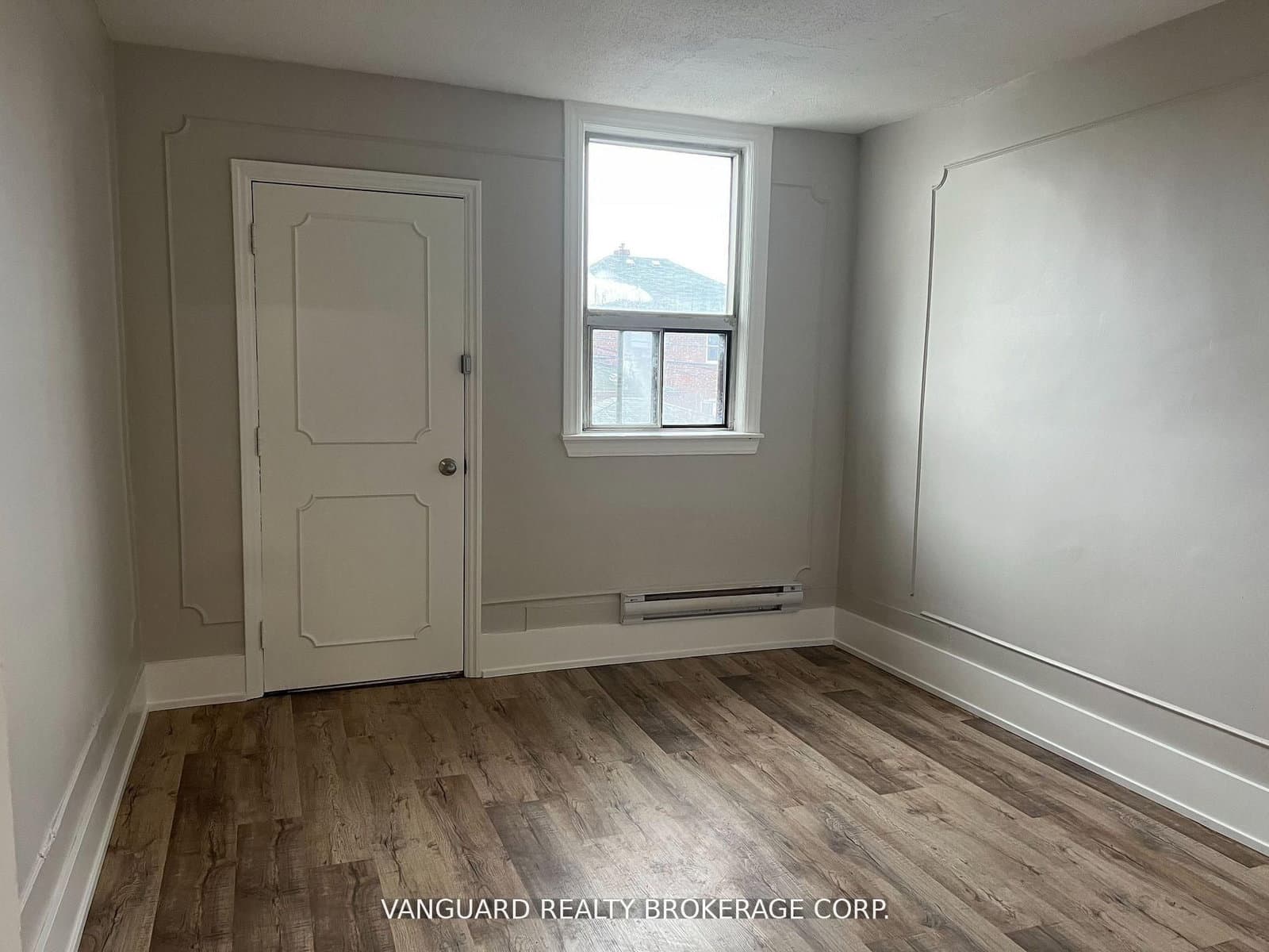 1623A Eglinton Avenue thumbnail 2