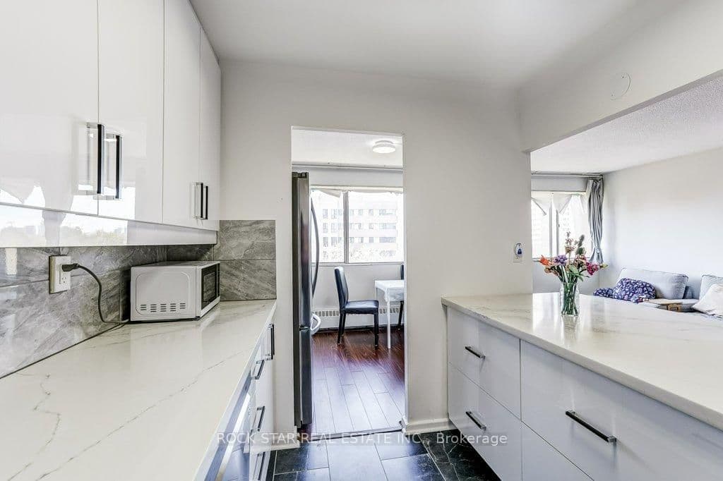 10 Sunny Glenway, Unit 708 thumbnail 14