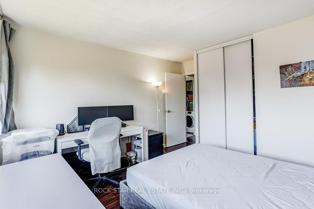 10 Sunny Glenway, Unit 708 thumbnail 19