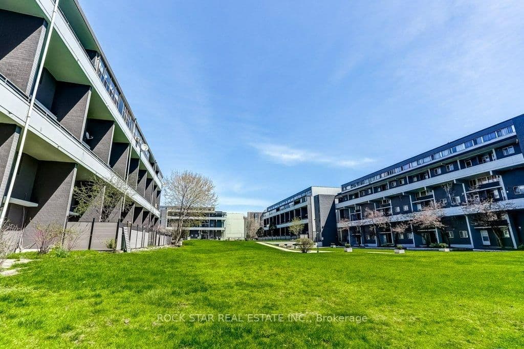 10 Sunny Glenway, Unit 708 thumbnail 23