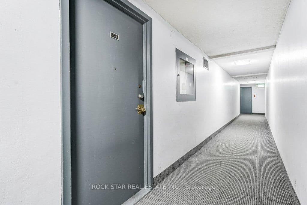 10 Sunny Glenway, Unit 708 thumbnail 3