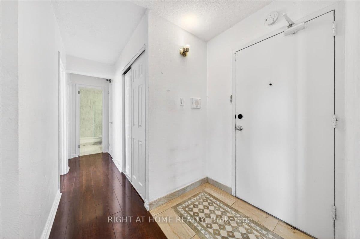 100 Leeward Glenway, Unit 708 thumbnail 3