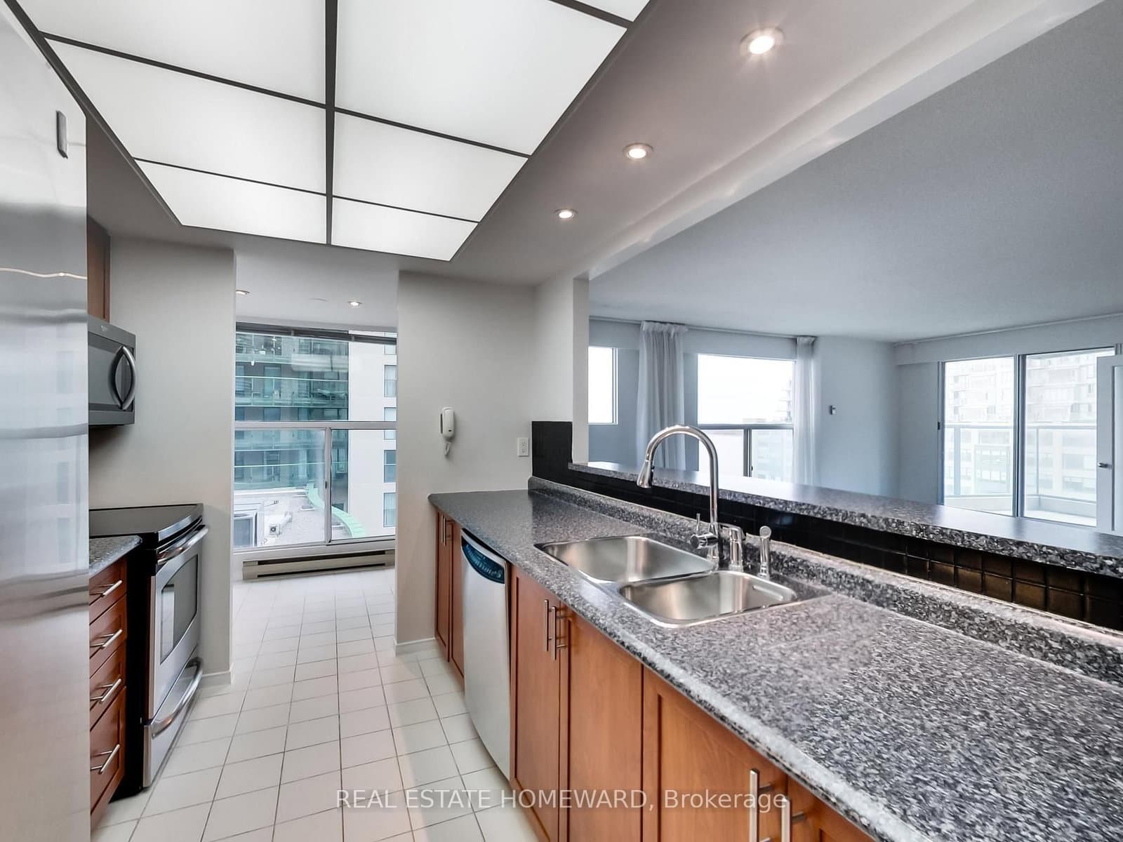 77 Harbour Square, Unit 1208 thumbnail 14