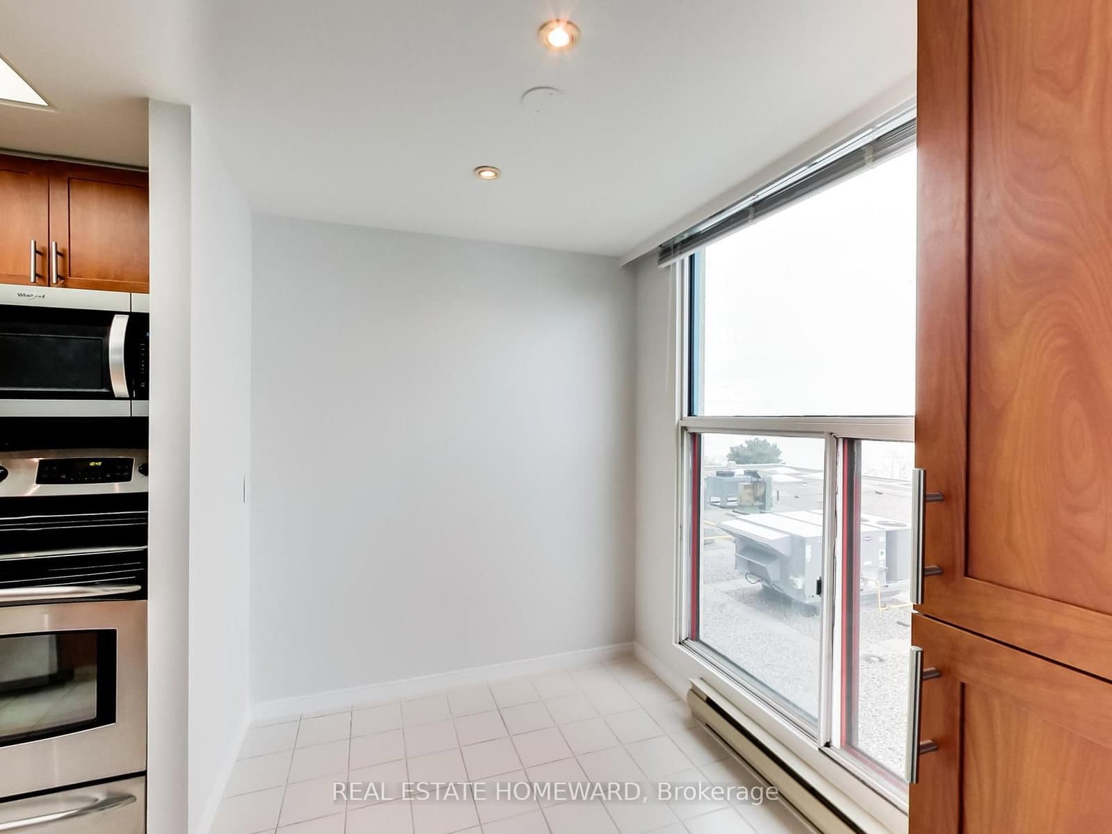 77 Harbour Square, Unit 1208 thumbnail 17