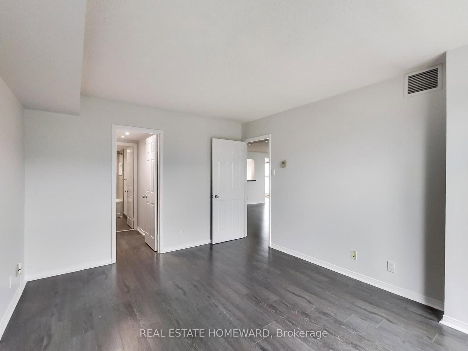 77 Harbour Square, Unit 1208 thumbnail 26