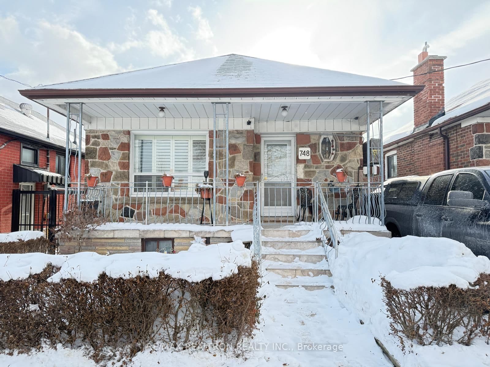 748 Vaughan Road - Image 1