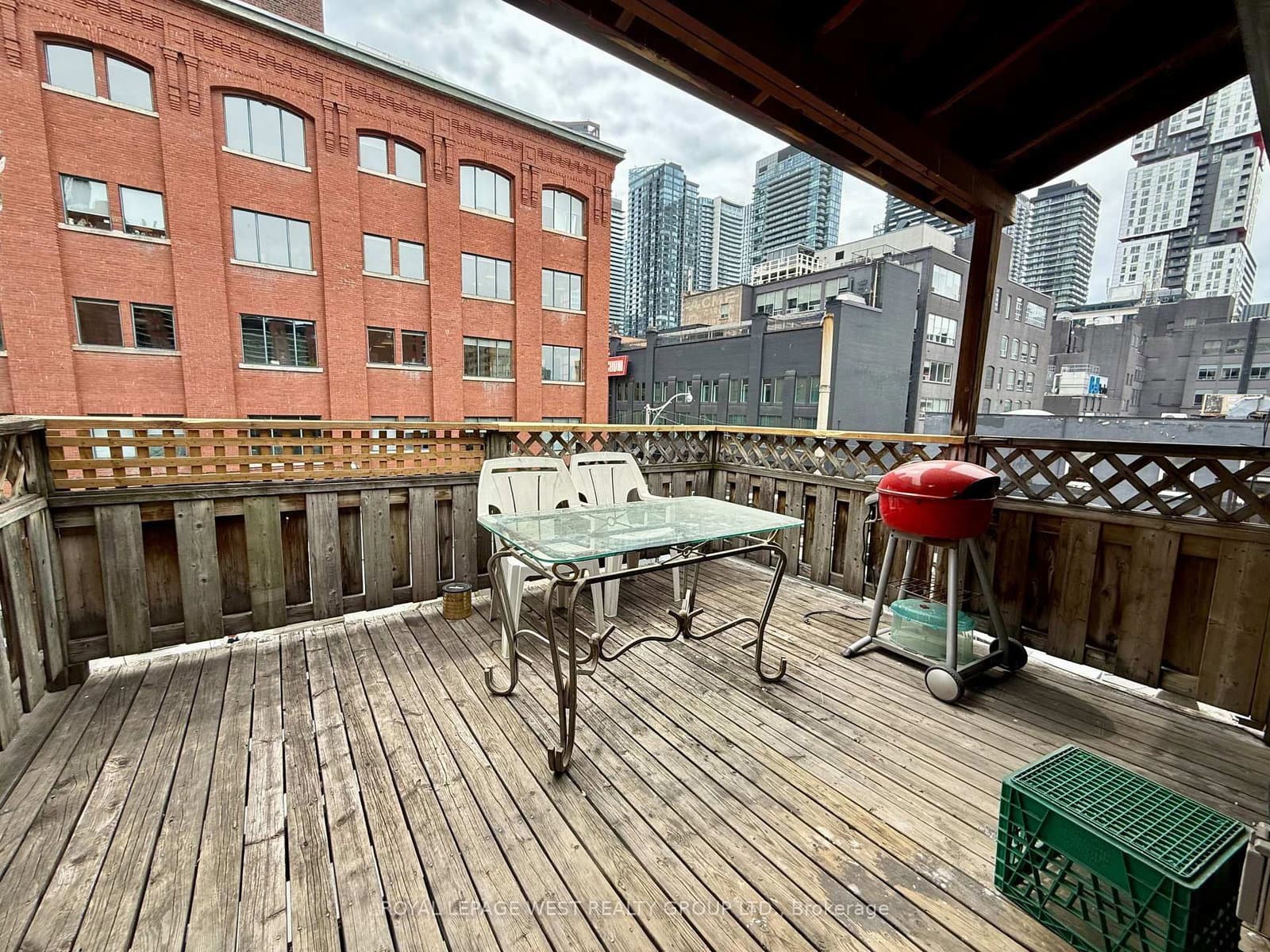 261 Queen Street W, Unit 3 thumbnail 4