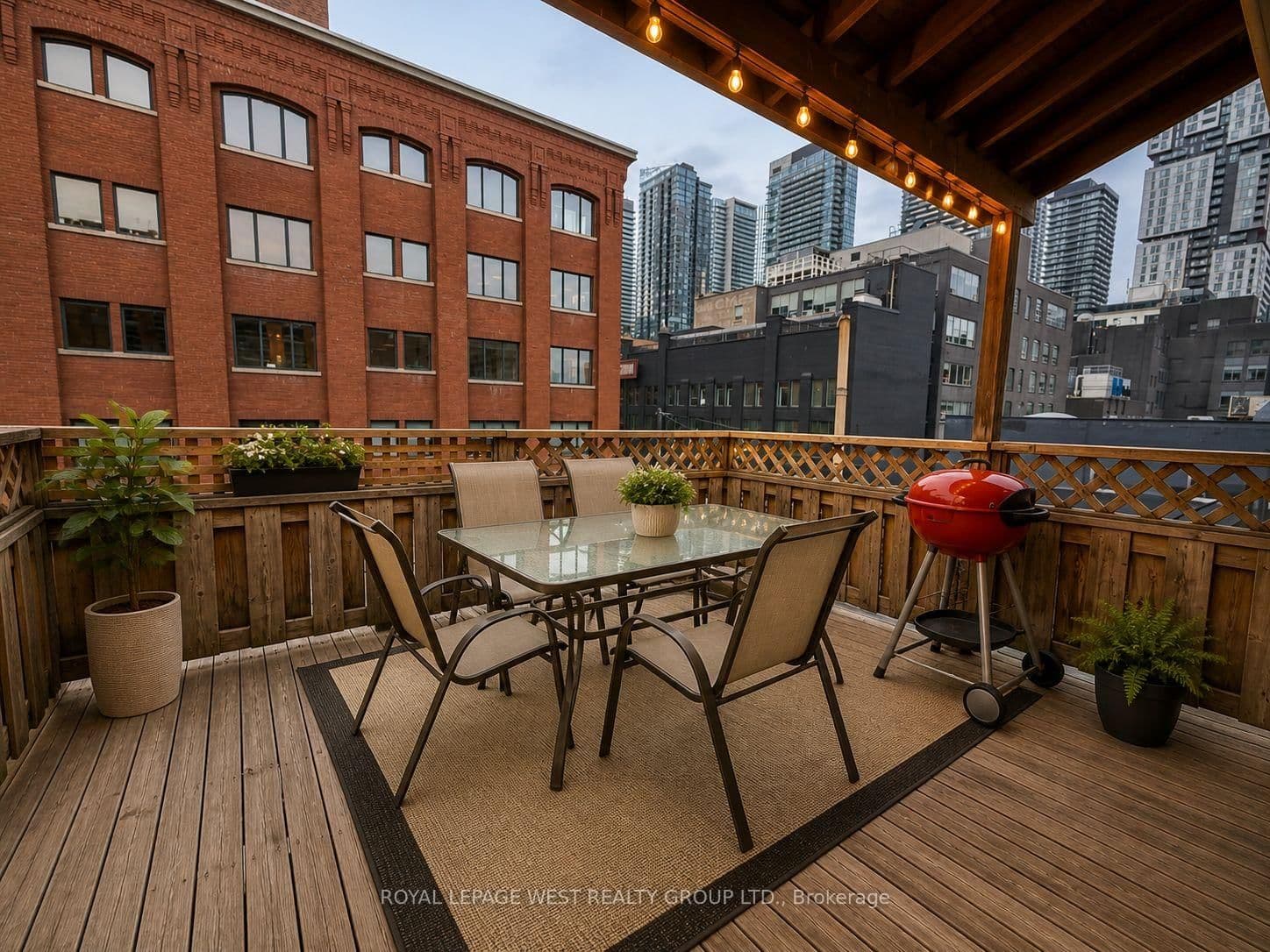261 Queen Street W, Unit 3 thumbnail 5