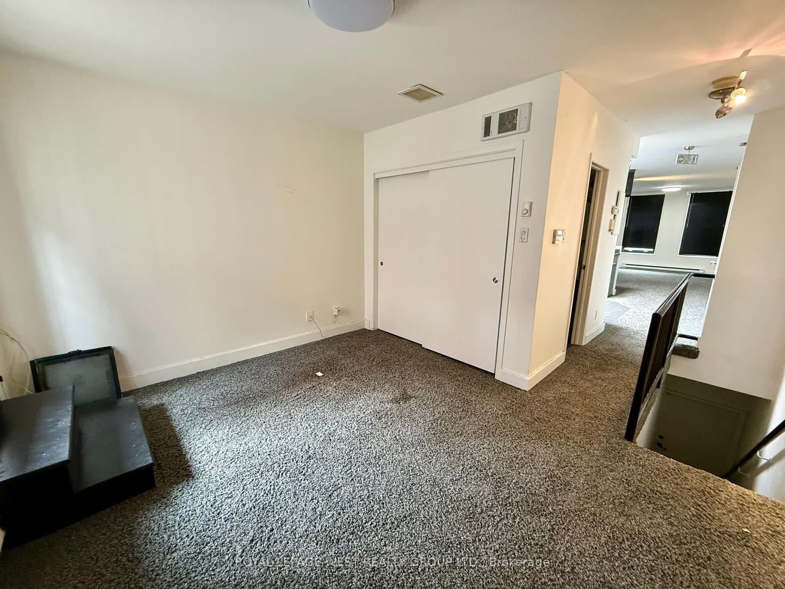 261 Queen Street W, Unit 3 thumbnail 6