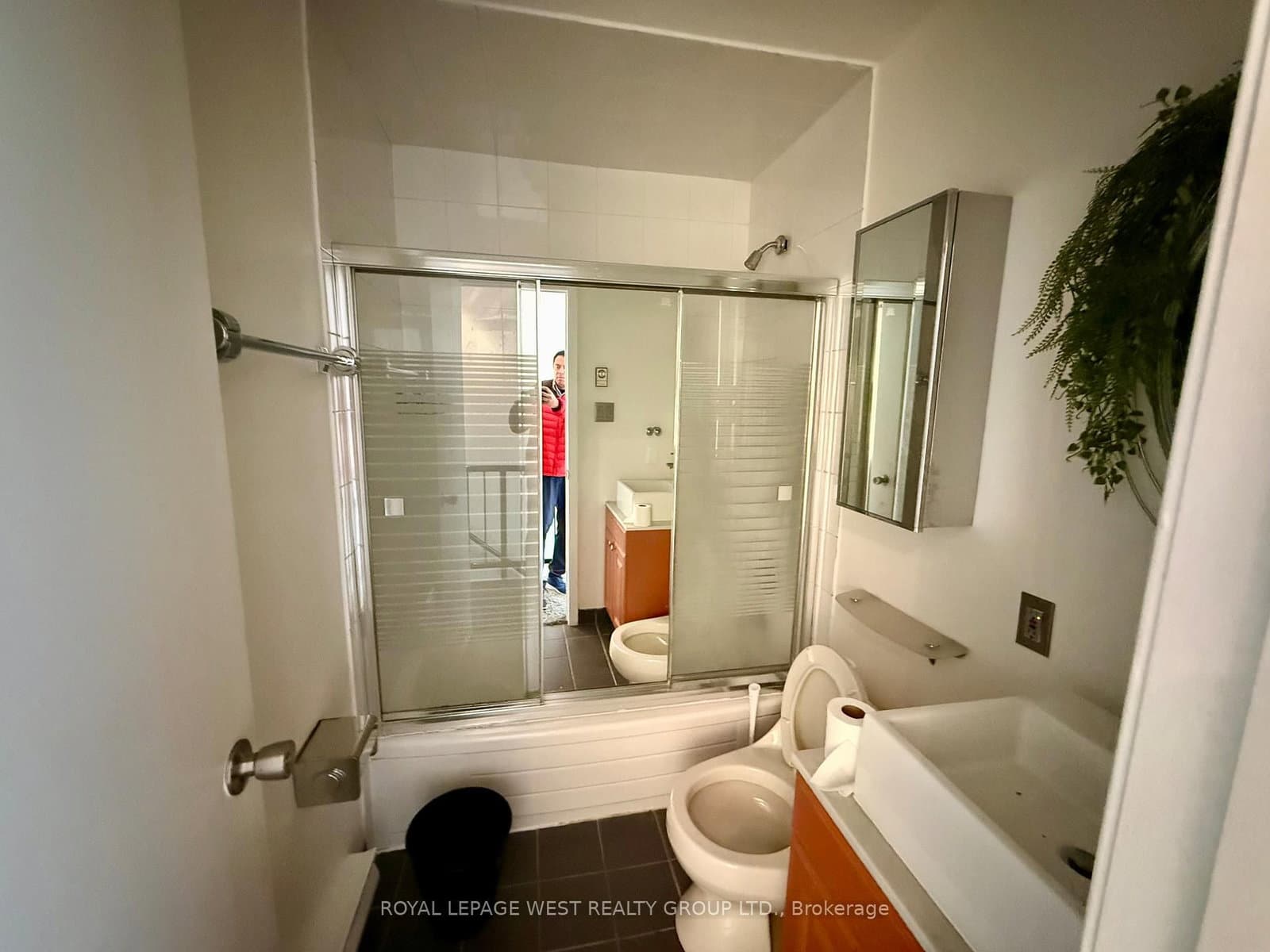 261 Queen Street W, Unit 3 thumbnail 7